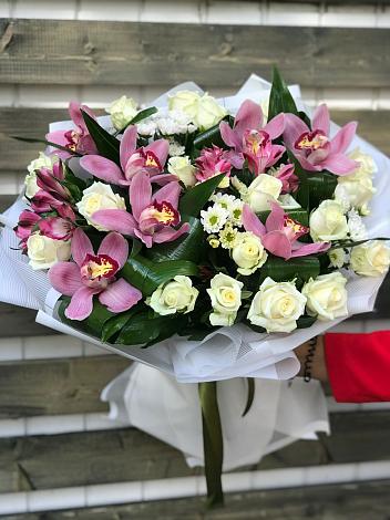 Букет цветов из: Розы и Хризантемы в Богучанах
