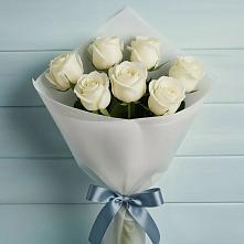 Букет 7 Белых роз Эдлесс Лав в Богучанах