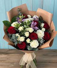 Букет цветов из:  Розы и Альстромерии в Богучанах