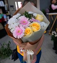 Букет цветов из:  Герберы, Розы и Хризантемы в Богучанах