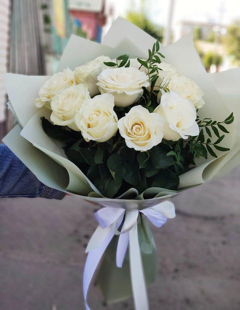 Букет Белые розы Проуд в Богучанах