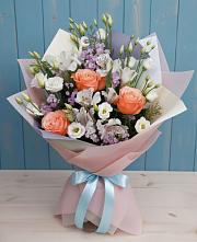 Букет цветов из:  Лизиантусы, Розы, Альстромерии и Гипсофила в Богучанах