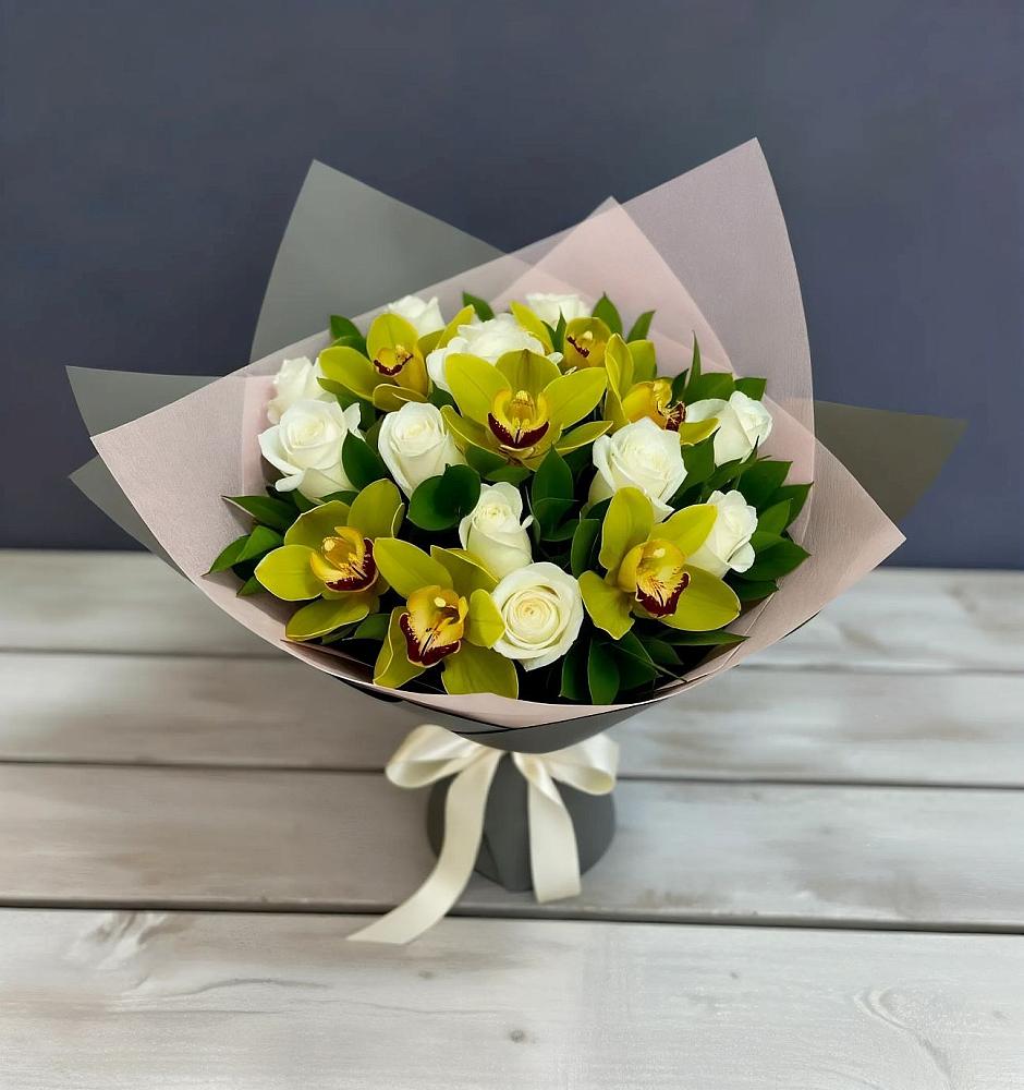 Букет цветов из: Орхидеи и Розы в Богучанах